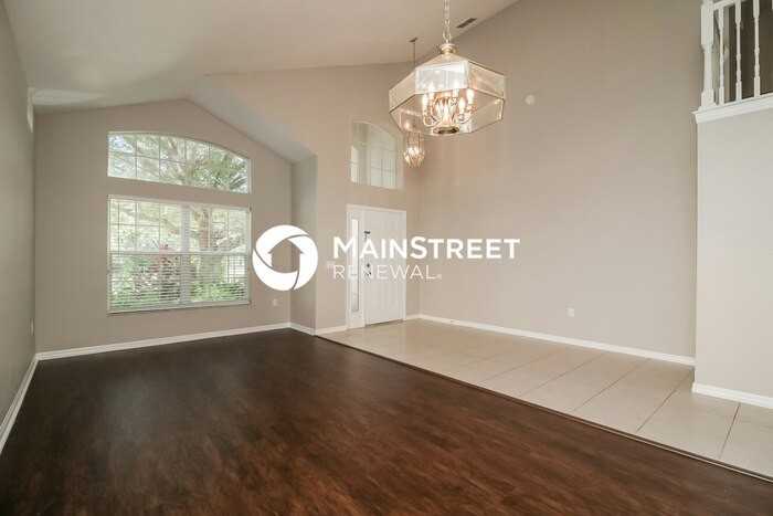 1011 Clearpointe Way - Photo 5 of 17