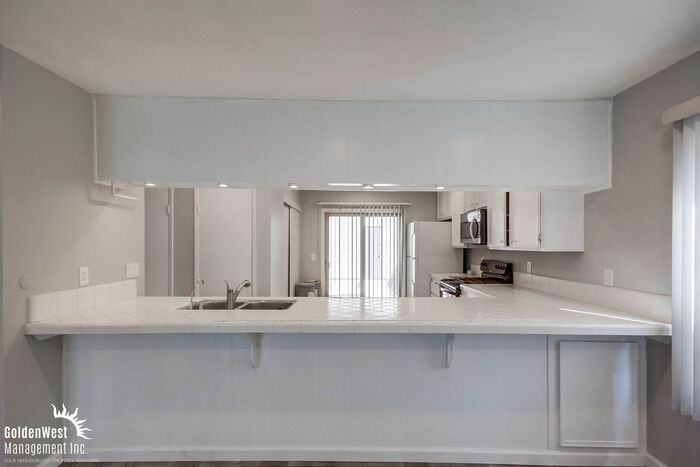 6357 Rancho Mission Rd #5 - Photo 3 of 19
