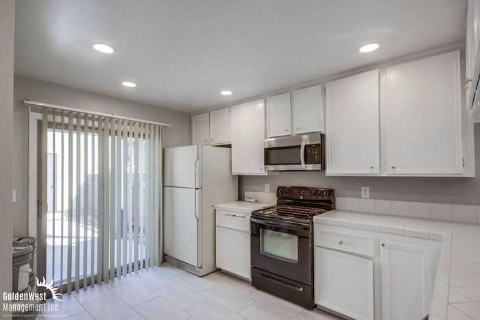 6357 Rancho Mission Rd #5 - Photo 5 of 19
