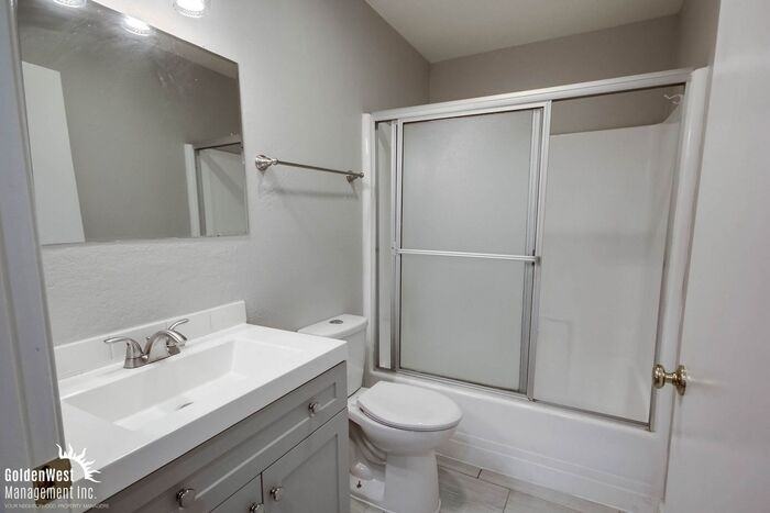 6357 Rancho Mission Rd #5 - Photo 7 of 19