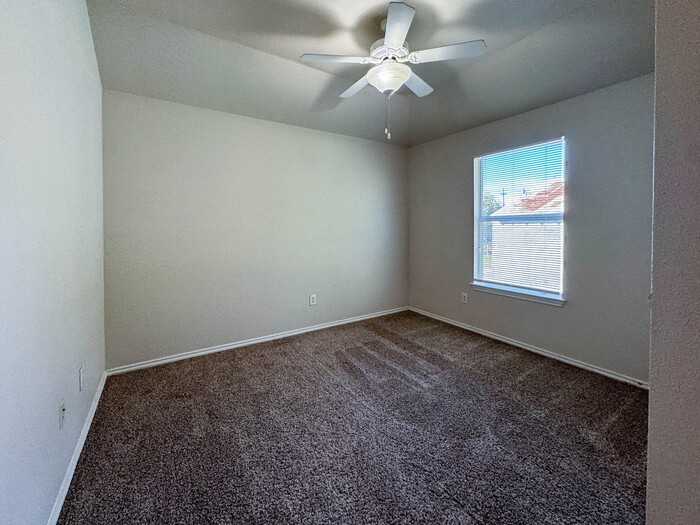 1328 Norman St - Photo 5 of 17