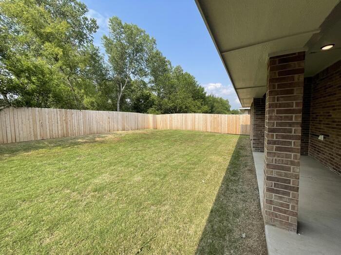 1105 Osprey Dr - Photo 7 of 39