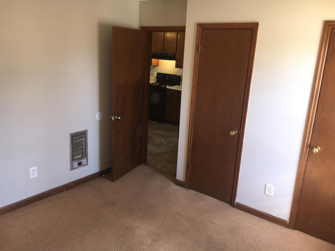 800 Hundley Drive Northwest - Photo 4 of 6
