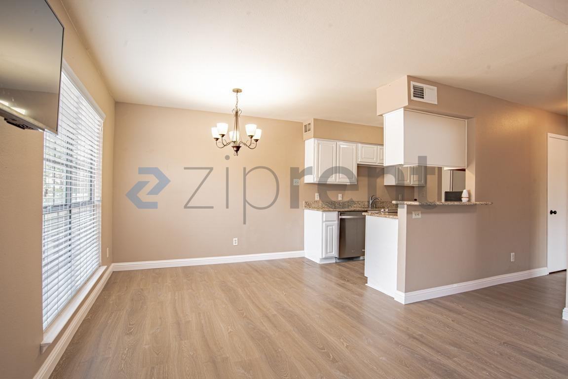 334 W Harwood Rd #A - Photo 7 of 17