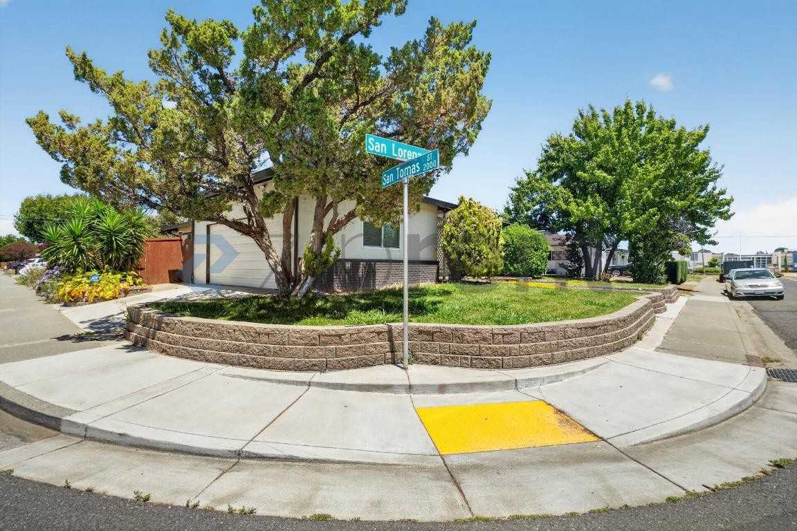 648 San Lorenzo St - Photo 4 of 31