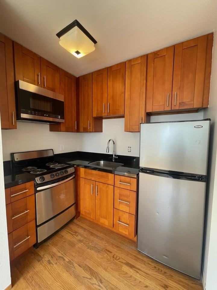 1332 California St #8 - Photo 2 of 22