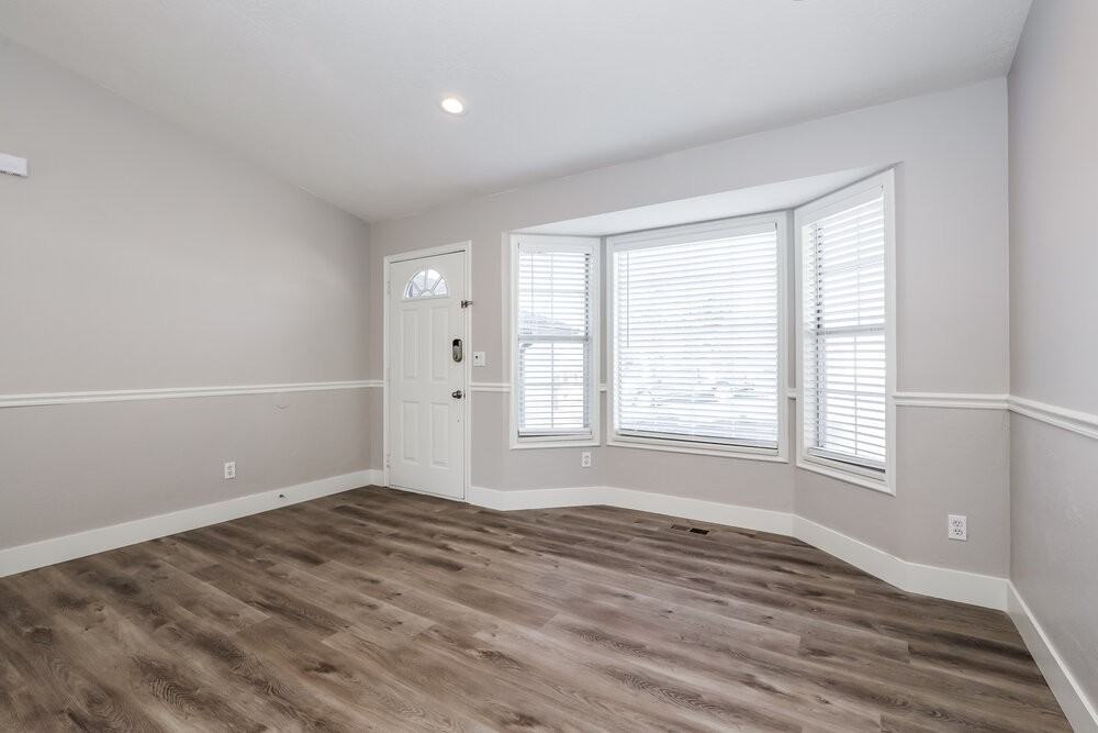 990 E Diana Hills Way - Photo 6 of 19