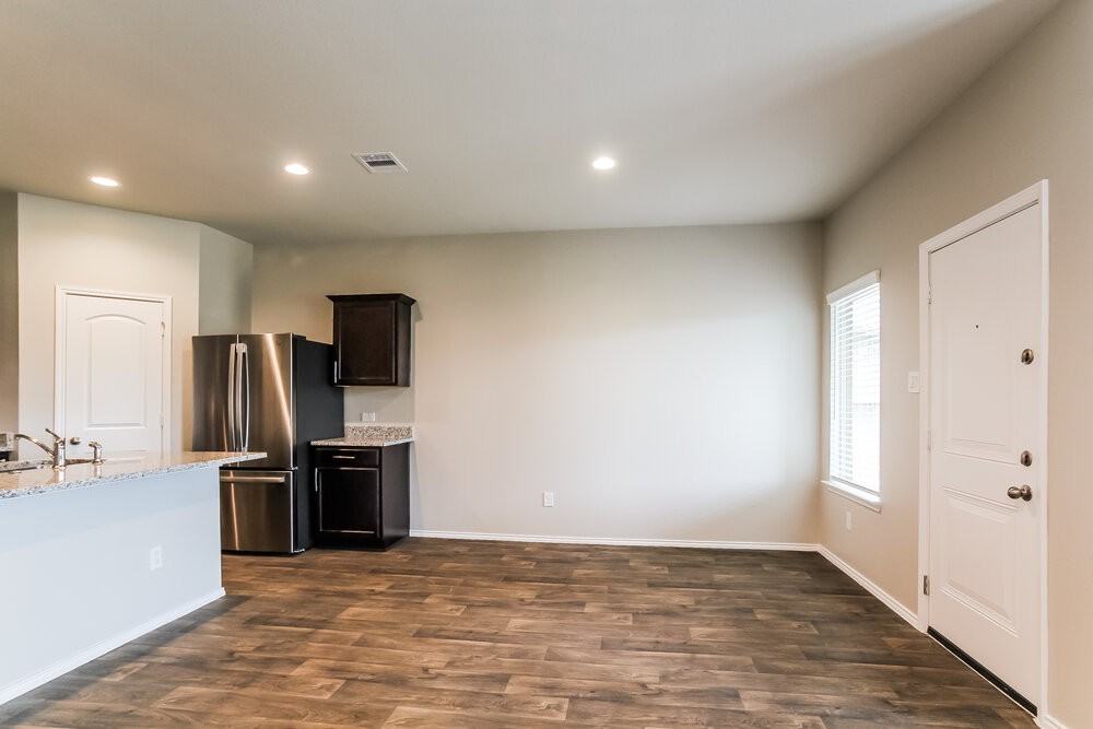 23426 Harrow Field Ln - Photo 6 of 17