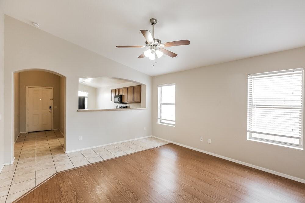 5704 S 32nd Dr - Photo 5 of 16