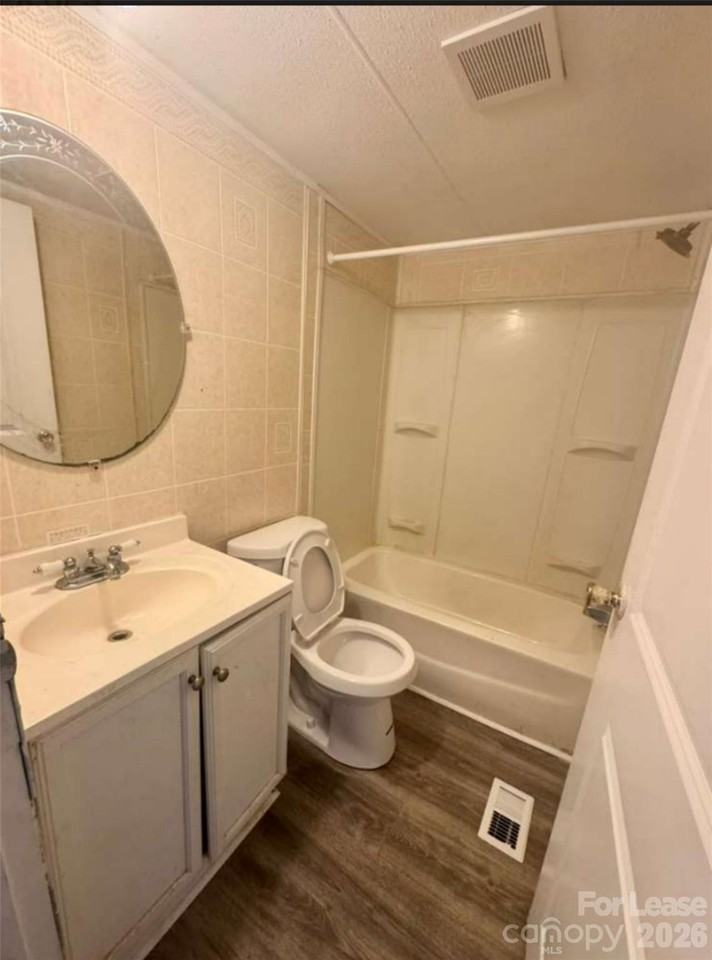 3037 Crenson Dr - Photo 3 of 3