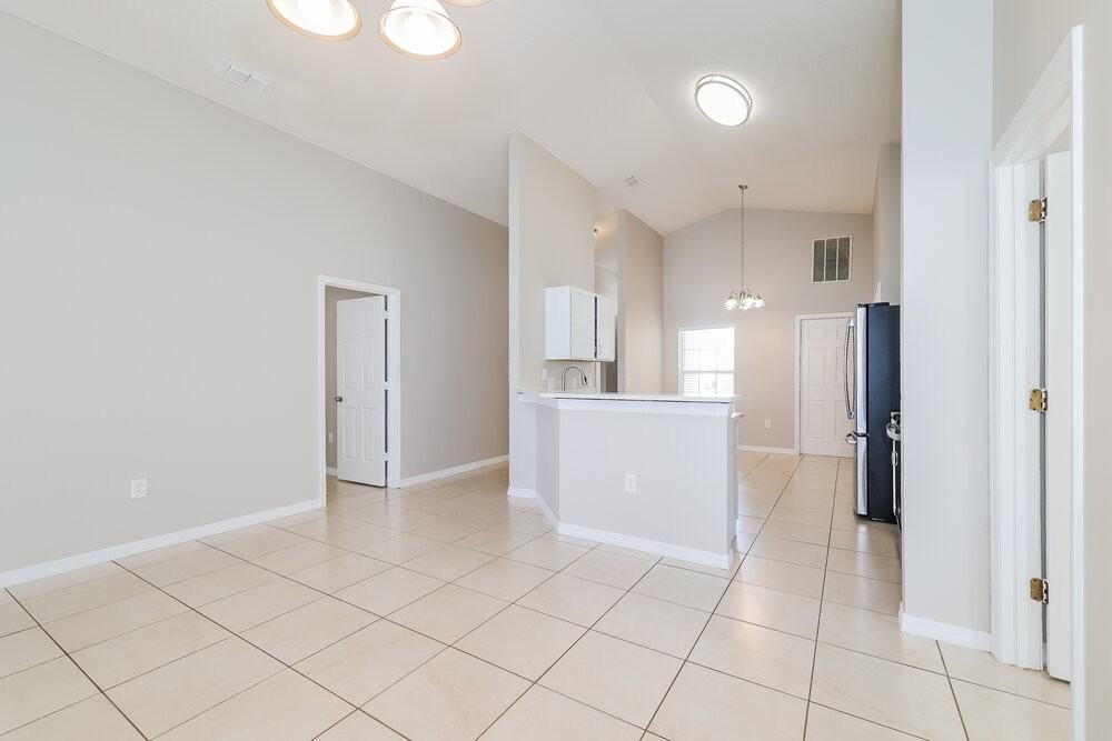 431 Peppermill Cir - Photo 5 of 16
