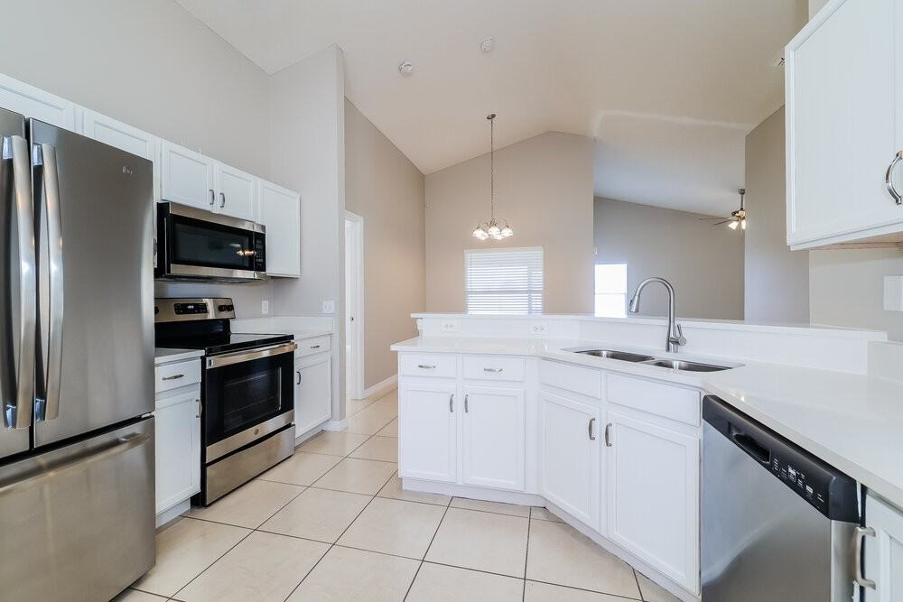 431 Peppermill Cir - Photo 7 of 16