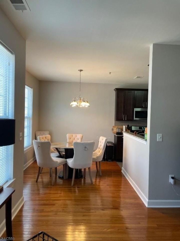 152 Conover Ter #152 - Photo 4 of 10