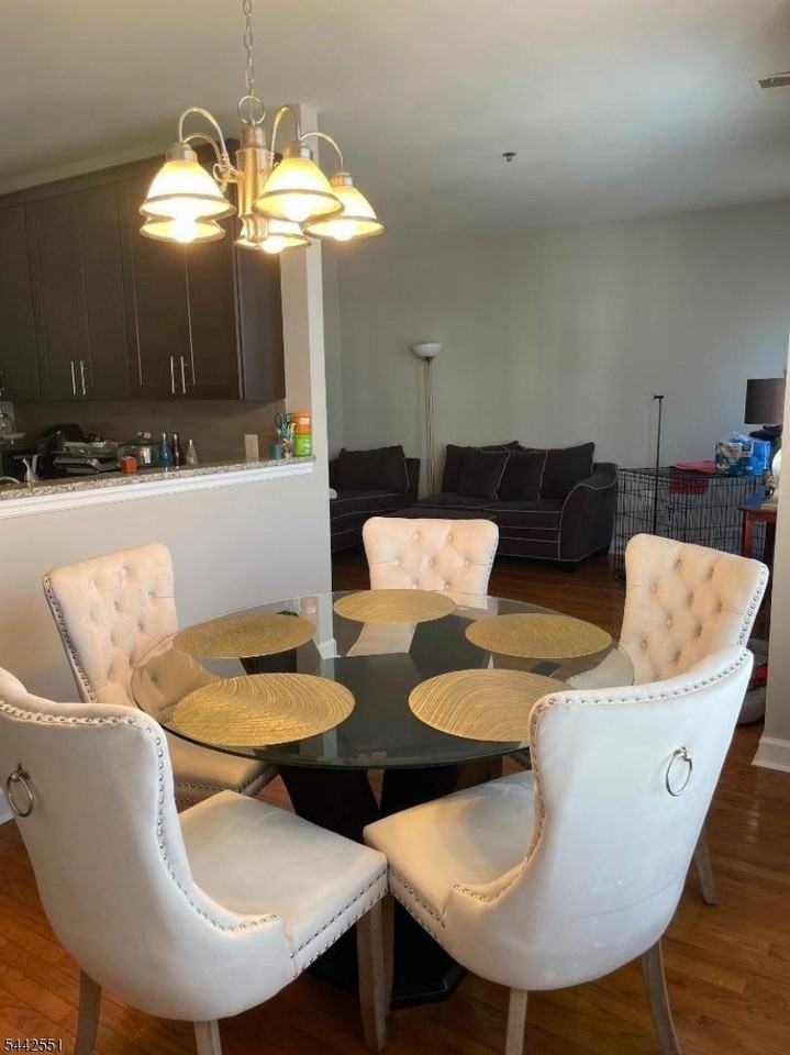 152 Conover Ter #152 - Photo 5 of 10