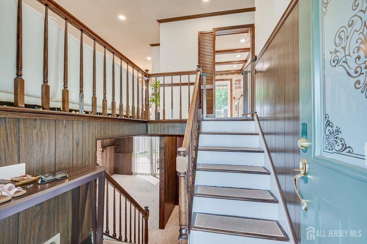 40 Winding Rd - Photo 7 of 34