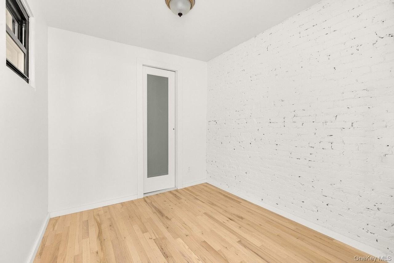 212 E 88th St #4C - Photo 3 of 4