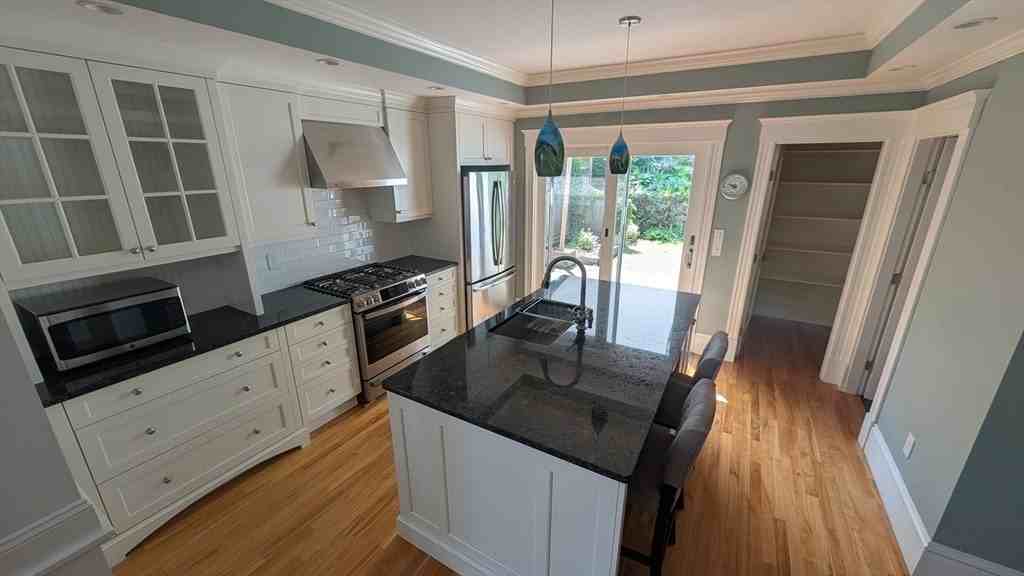 133 Elmwood Rd #2 - Photo 5 of 32