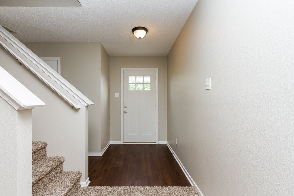 924 Bentgrass Dr - Photo 2 of 16