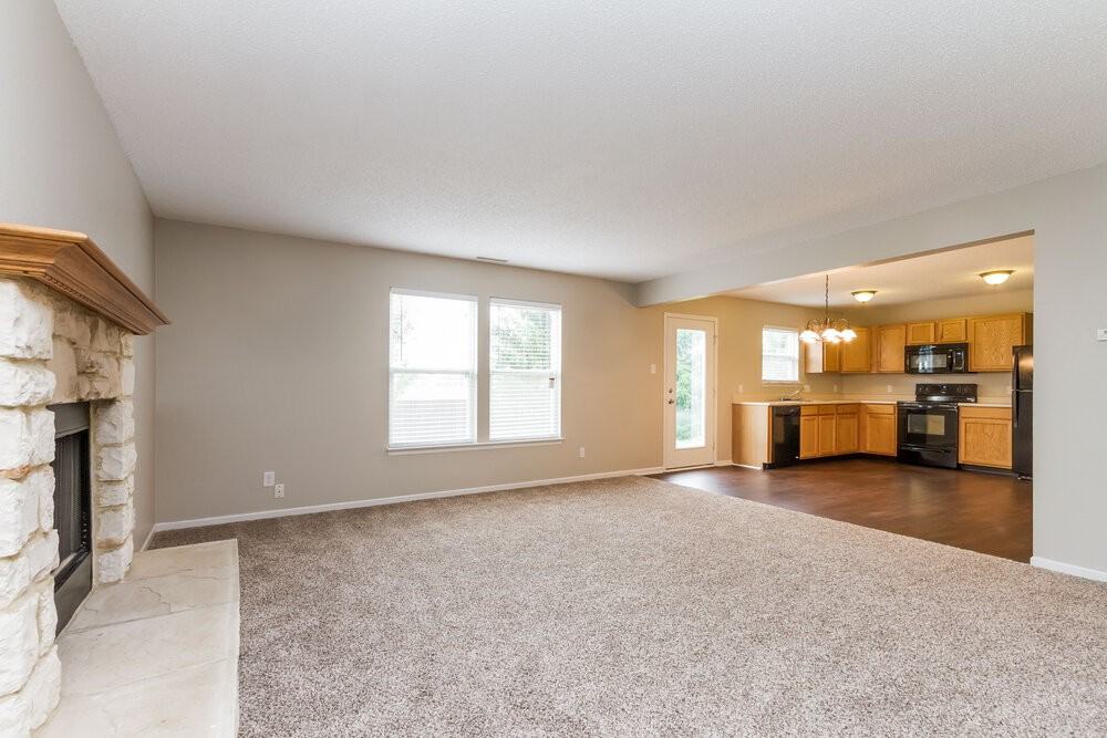 924 Bentgrass Dr - Photo 3 of 16