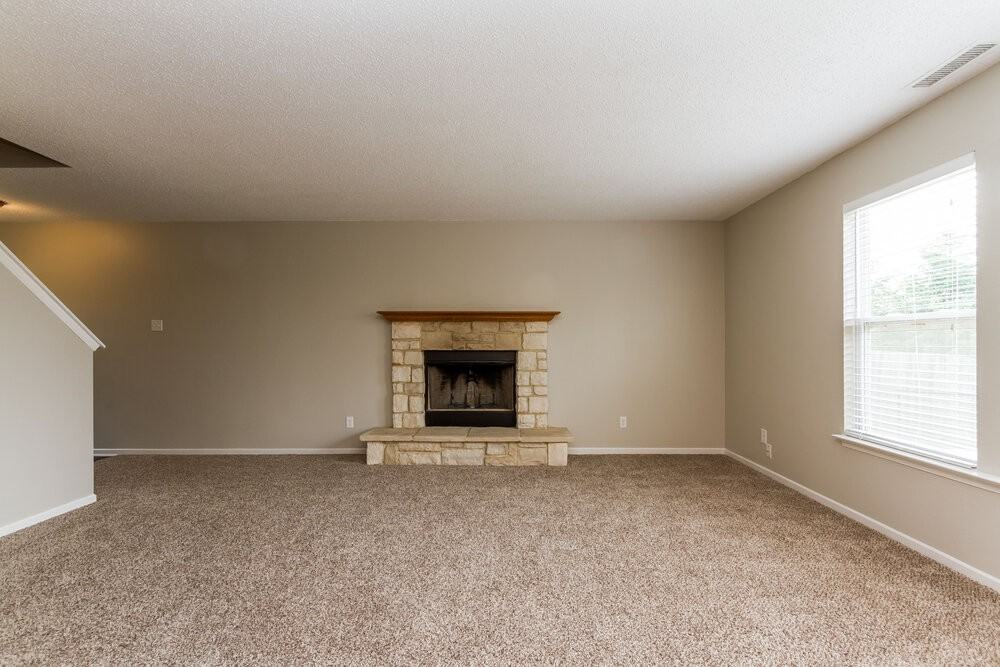 924 Bentgrass Dr - Photo 5 of 16