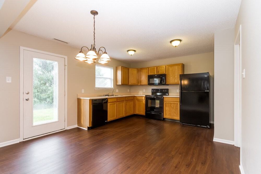924 Bentgrass Dr - Photo 6 of 16