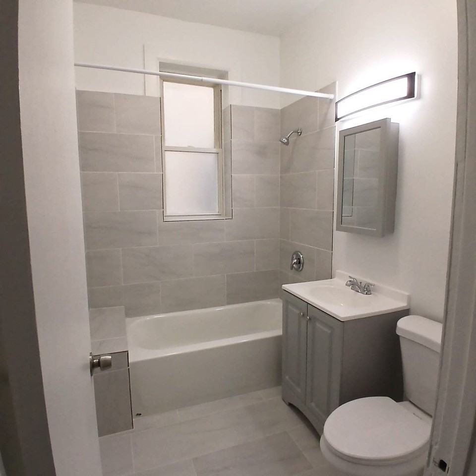 4058 W Hirsch St #1 - Photo 6 of 13