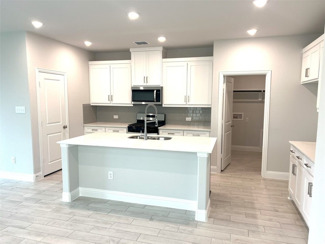 3010 Camilli Cv - Photo 3 of 21