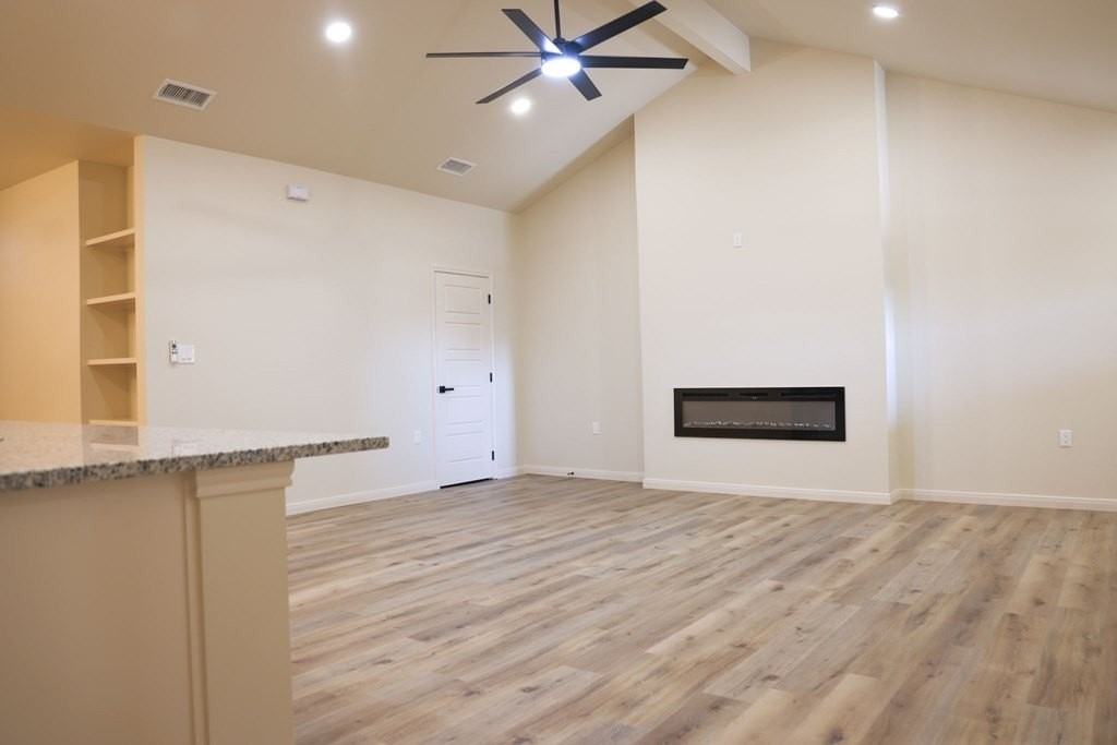 2105 Bryant St - Photo 4 of 9