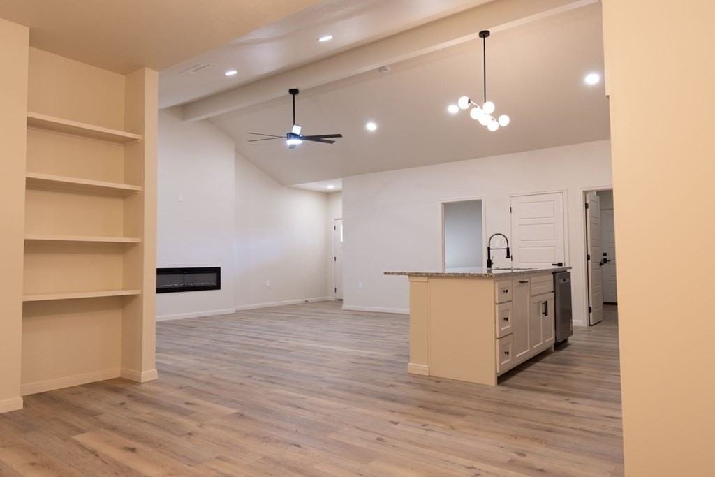 2105 Bryant St - Photo 6 of 9