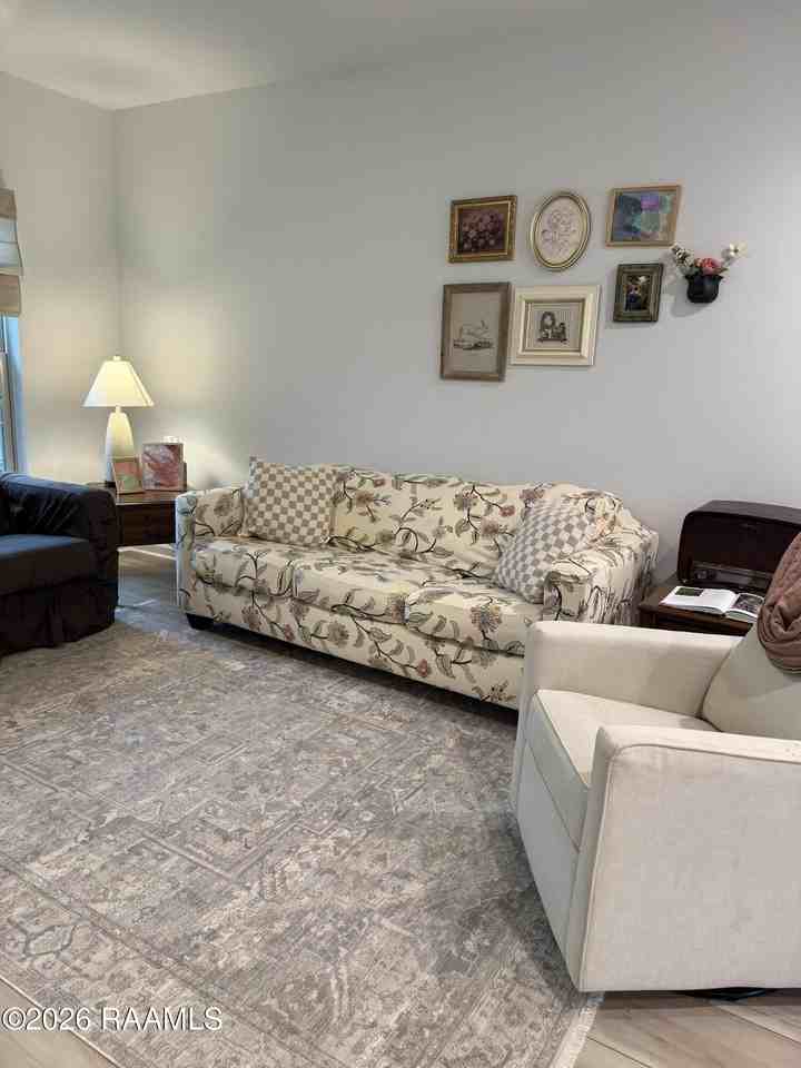116 Brattle Ct - Photo 4 of 27