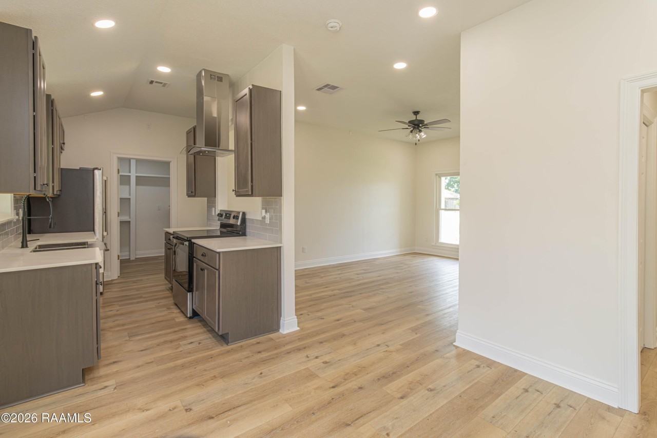 122 Pebble Beach Dr - Photo 5 of 18