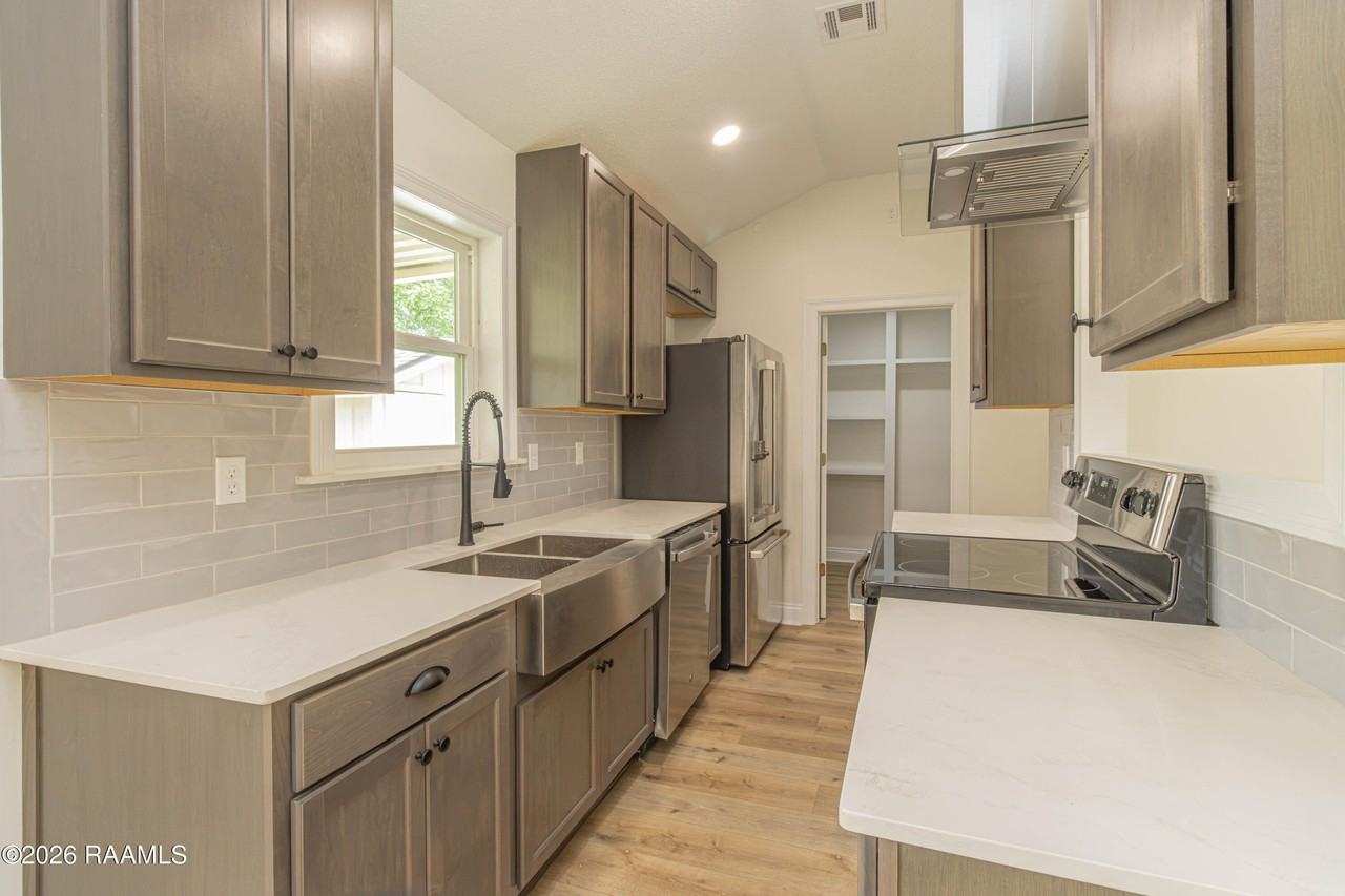 122 Pebble Beach Dr - Photo 7 of 18