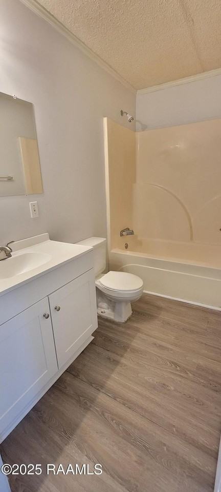 311 4th St #A - Photo 4 of 5