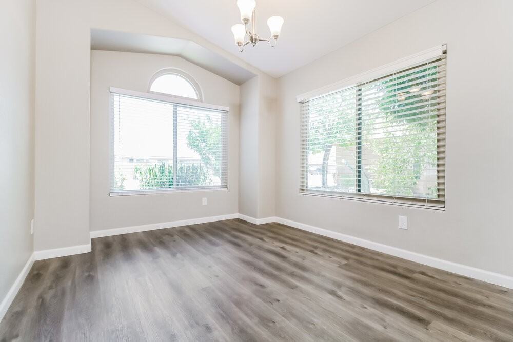 15550 N Ulrich Way - Photo 6 of 16