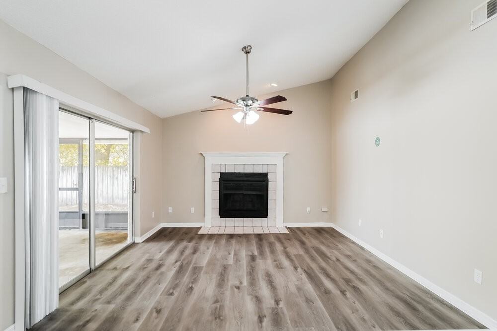 1352 Foxboro Dr - Photo 3 of 16