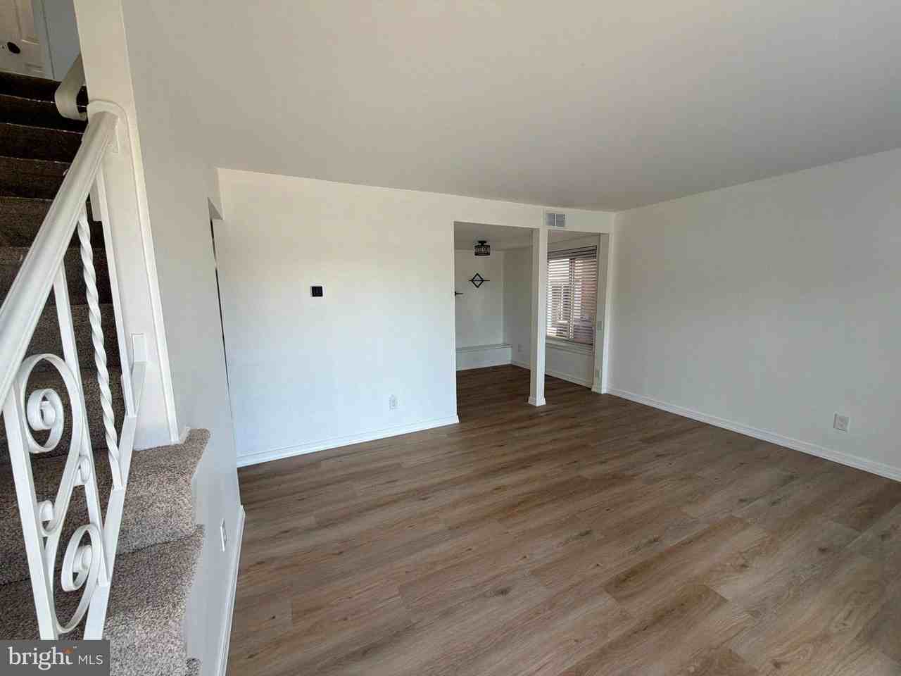 605 Cobble Creek Curv - Photo 2 of 26