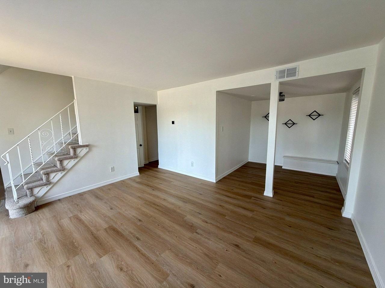 605 Cobble Creek Curv - Photo 4 of 26