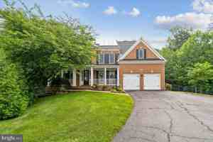 featured image of 743 Seneca Dr