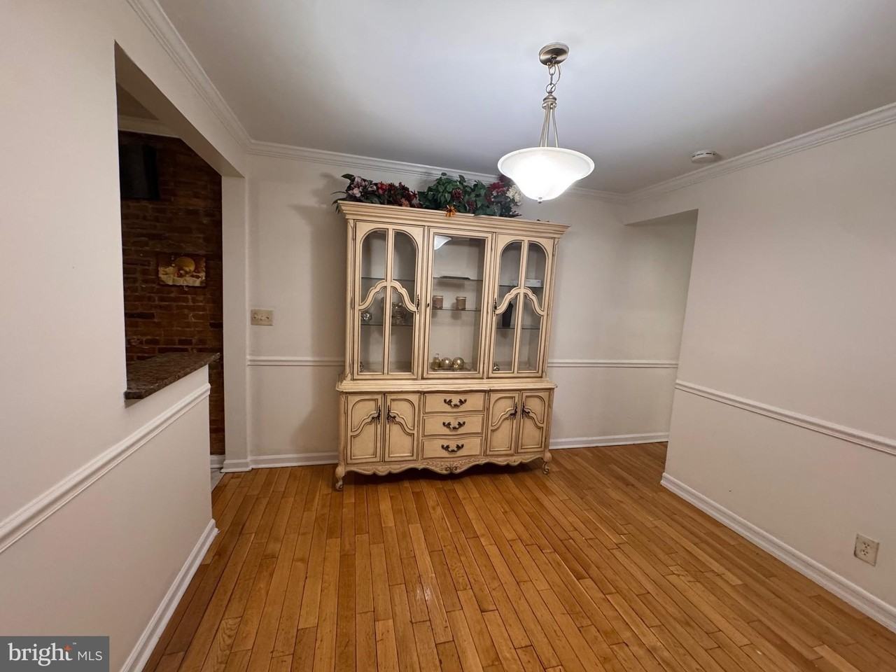 1009 W Fayette St - Photo 6 of 19