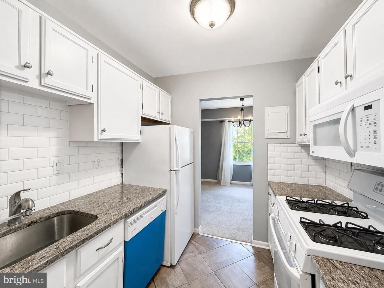 3830 Lyndhurst Dr #303 - Photo 3 of 15