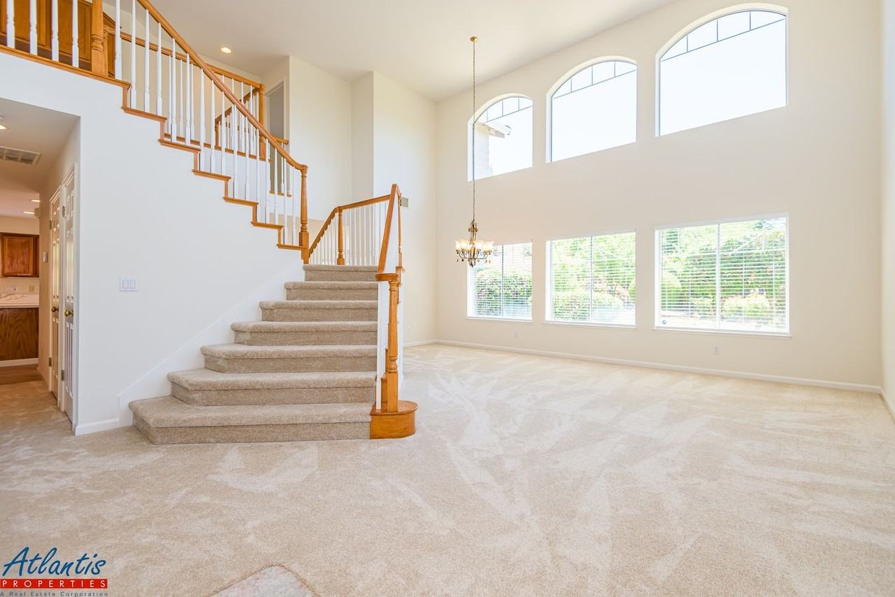 6325 Windrow Ct - Photo 3 of 8