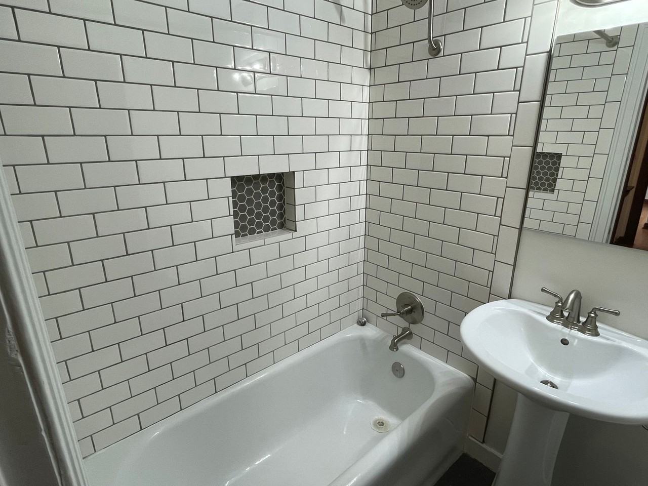 3121 Franklin Ave E #23 - Photo 4 of 14