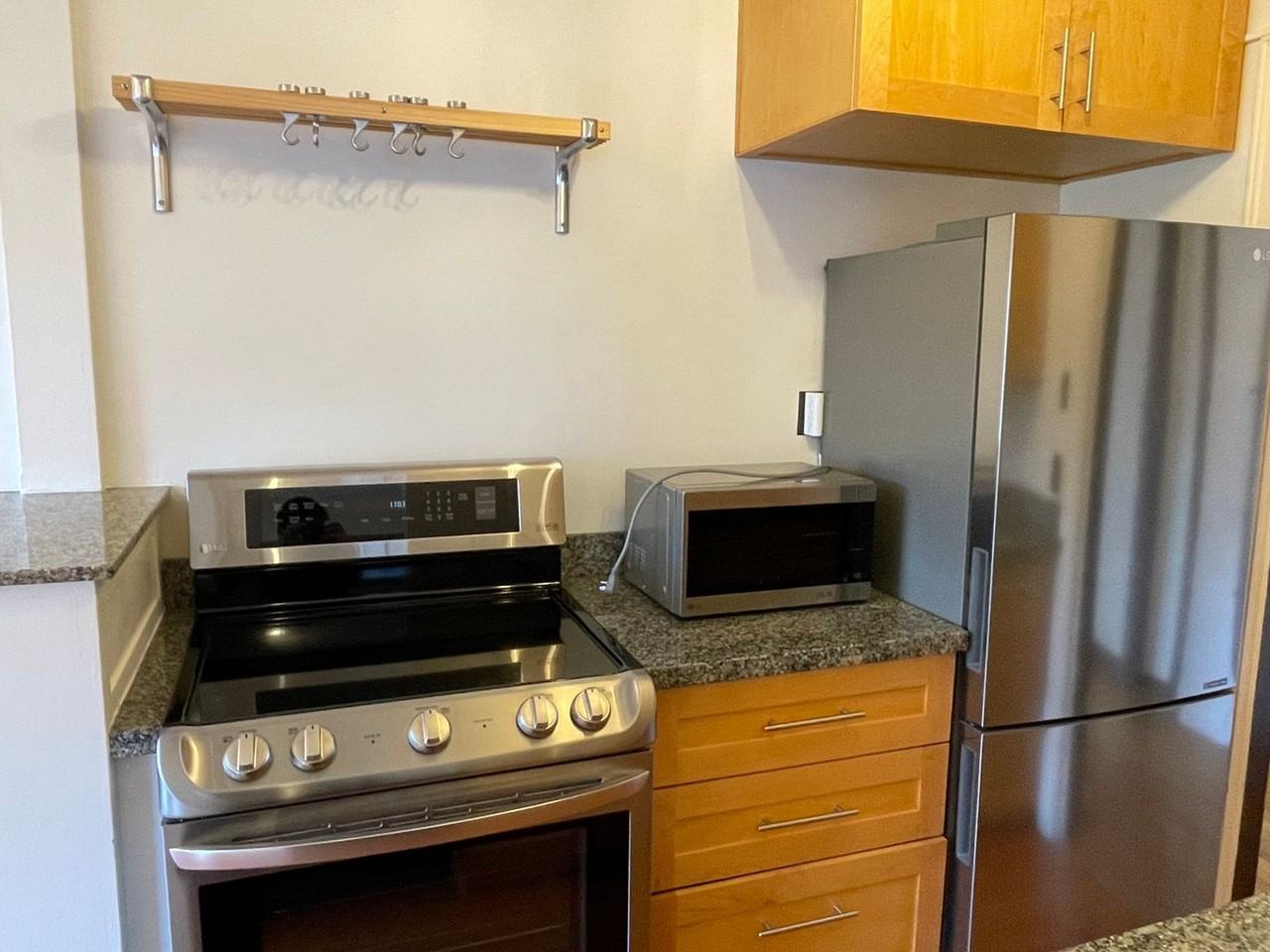 3121 Franklin Ave E #23 - Photo 6 of 14