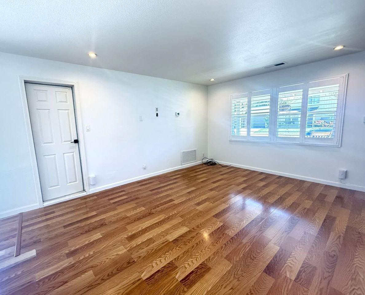 4133 Joan Ave - Photo 6 of 23