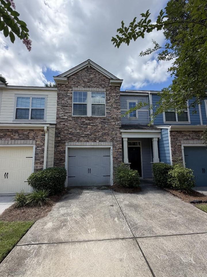 827 Bibury Ct - Photo 3 of 20