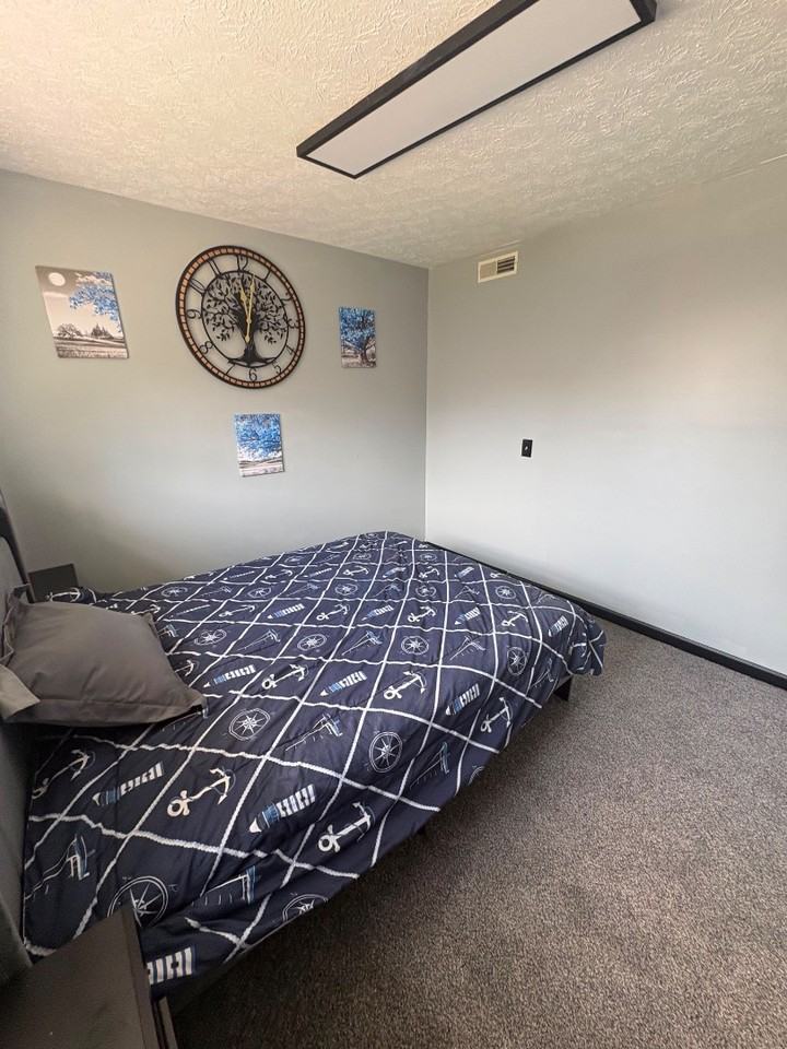 1100 Murdoch Ave Apt B - Photo 4 of 20