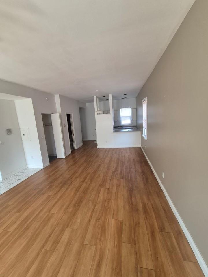 162 Park St Upper Front - Photo 3 of 10