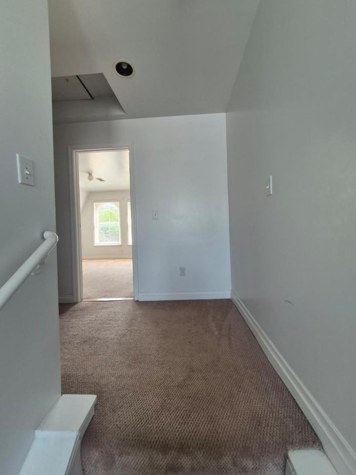 162 Park St Upper Front - Photo 6 of 10