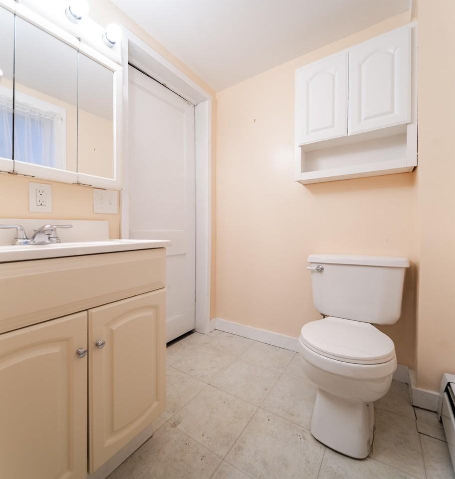 874 6th Ave #SF - Photo 6 of 35