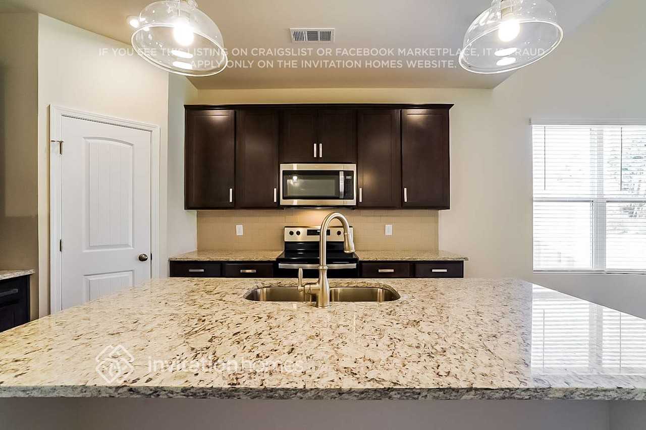 554 Becks Pl - Photo 5 of 16